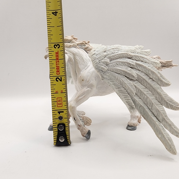 Mythical Realms Pegasus Toy Figure Safari Ltd. Horse w Wings - Picture 7 of 7